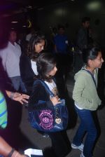 Gauri Khan snapped at the airport in Mumbai on 11th March 2012 (1).JPG